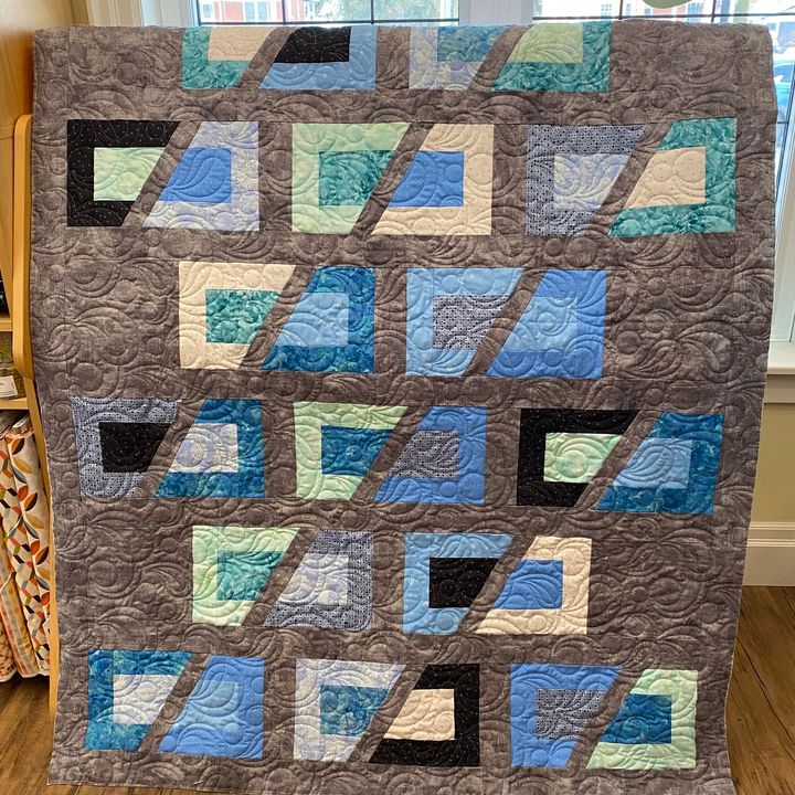 Magic Mint Glide thread was used to quilt Mikimoto on this quilt.
#kqs #kawarthaquiltingandsewing #Gammillquilting #longarmquilting #glidethread #habanddash #hobbsbatting
