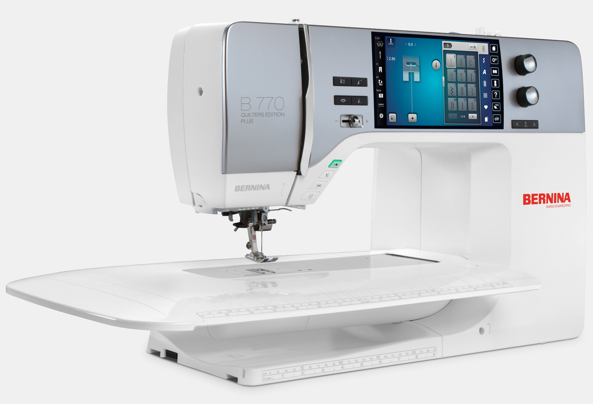 BERNINA 770 QE Plus - angled view with slide-on extension table