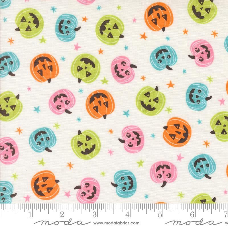 Fab Boo Lous - Ghostly - 522482-11 - 44" Wide - Moda