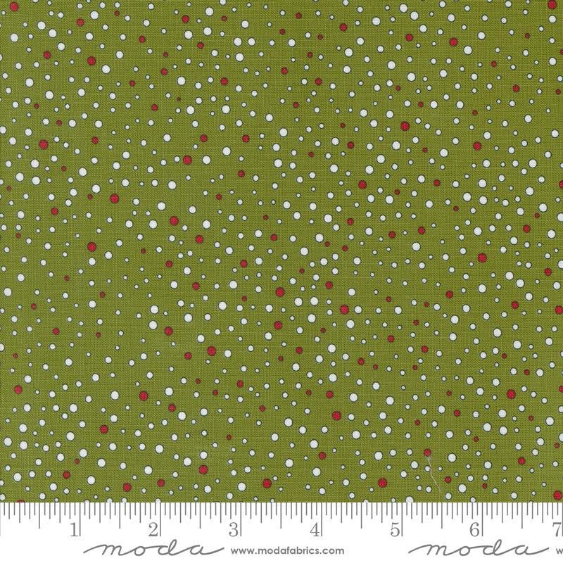 On Dasher - Snowballs Pine - 55665-13 - 44" Wide - Moda