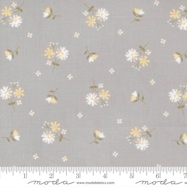 Moda Fabric Lush Uptown Orchard Sold by the 1/2 Yard -  Canada
